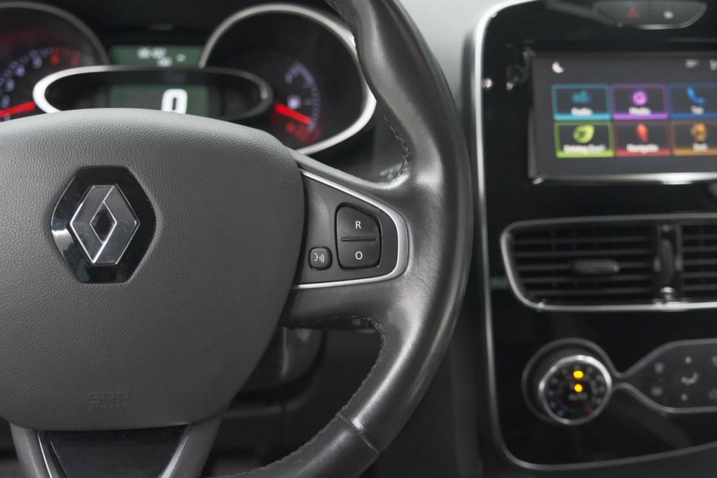 Renault Clio tce 90 intens | camera | navigatie | allseason banden | parkee