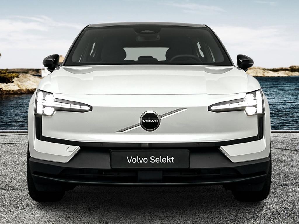 Volvo Ex30 p5 extended range plus europa | 272 pk |