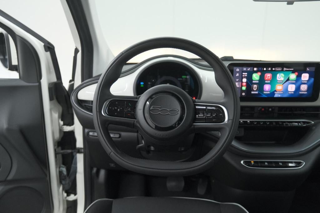 Fiat 500 urban 42 kwh | soh 96.8% | 3 fase laadfunctie | camera | apple car