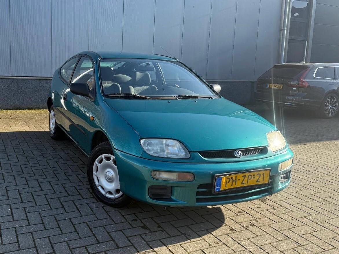 Mazda 323 - 1.5i LX 62.220KM Nap Automaat