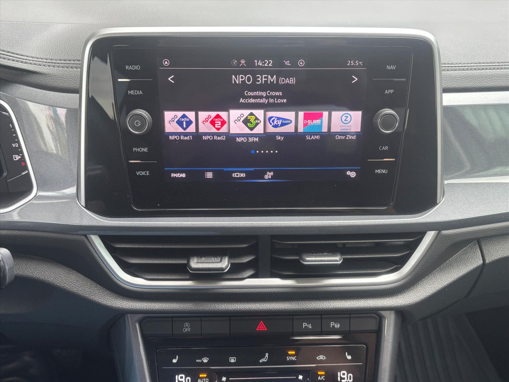 Volkswagen T-roc 1.5 tsi 150pk 7-dsg| carplay| camera|auto park| dode hoek|