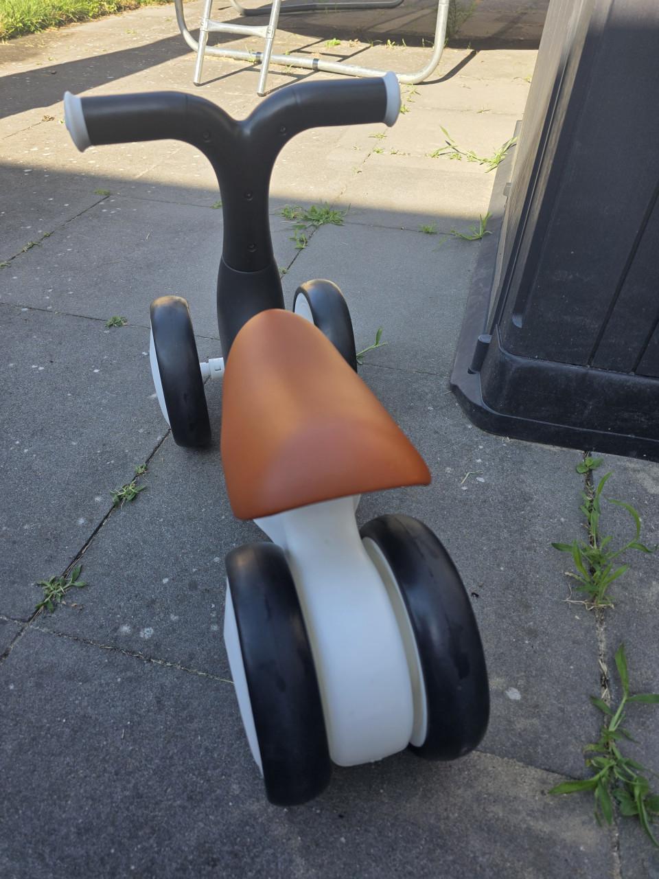 Hippiez loopfietsje zwart