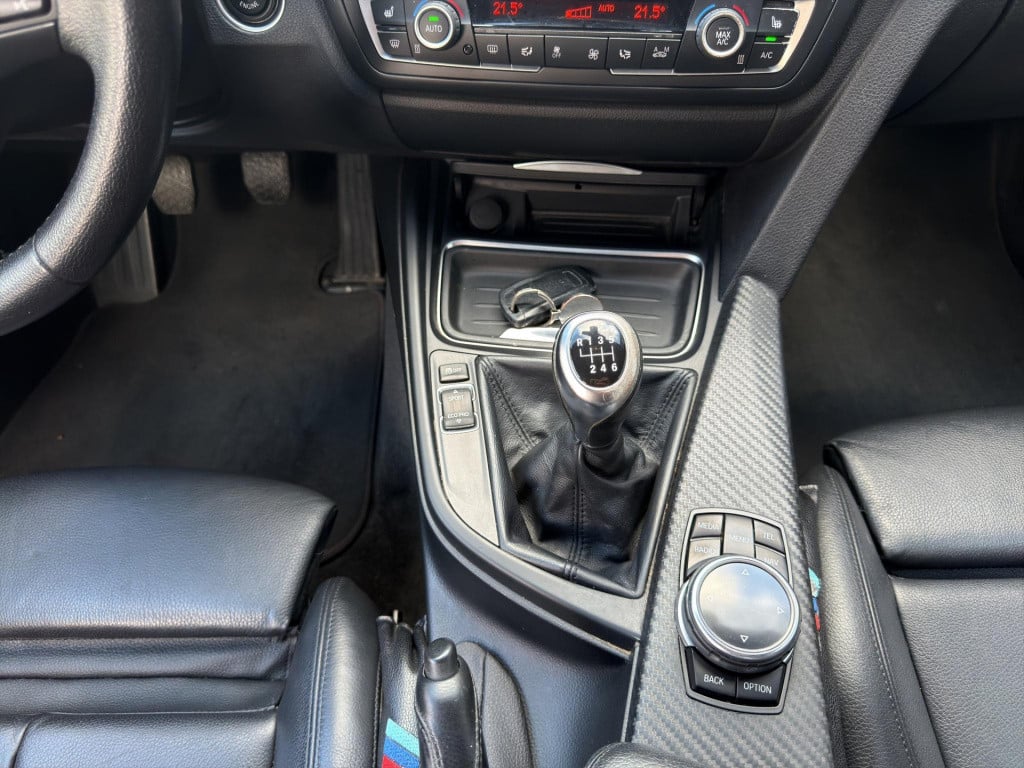 BMW 3-serie 320d high executive leder pdc