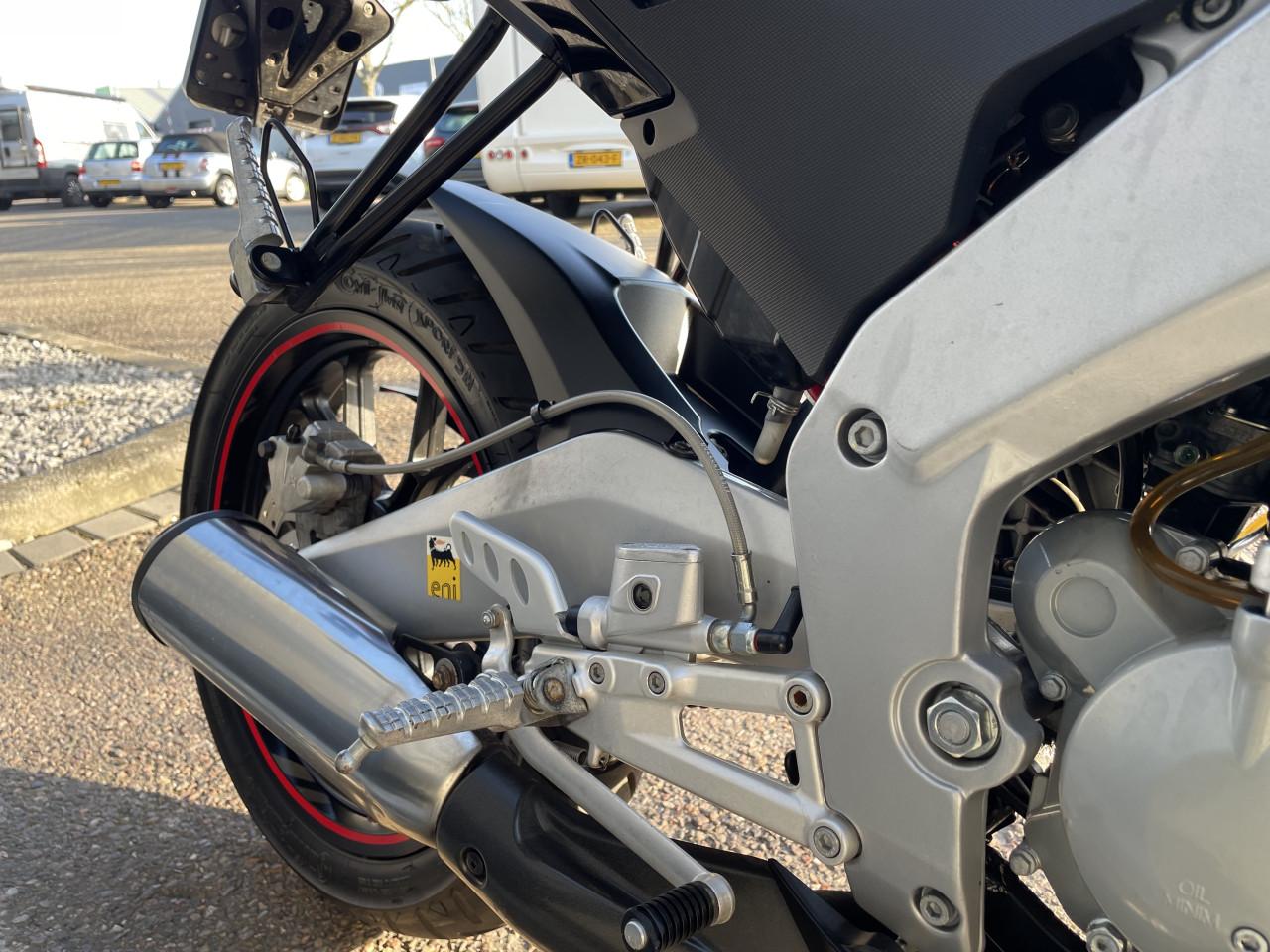 Aprilia RS4 50 schakelbrommer