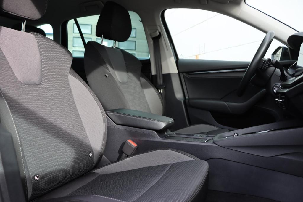 Skoda Octavia combi 1.4 tsi iv phev business edition 204pk dsg6 | stoelverw