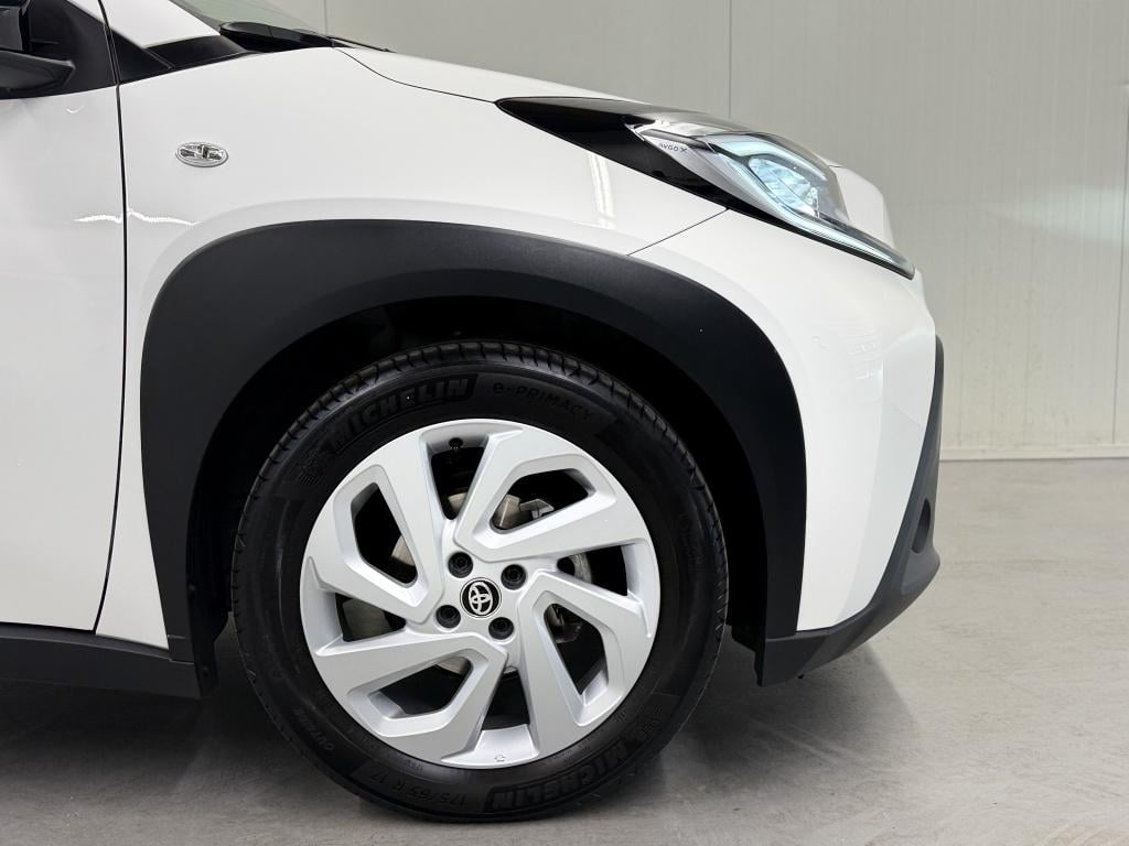 Toyota Aygo x 1.0 vvt-i s-cvt first| camera| led| climate| adap.cruise| get