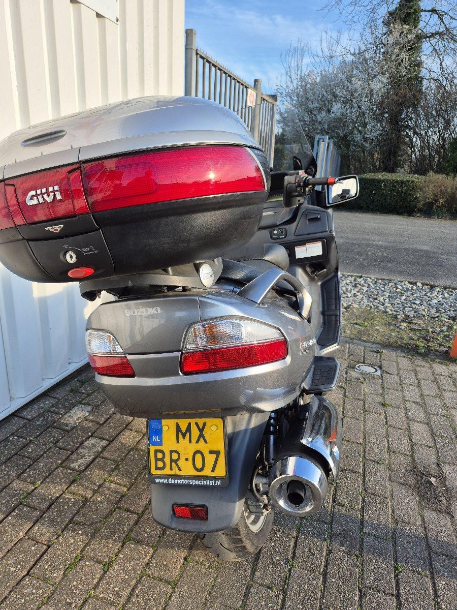 Suzuki Burgman 650 Executive uit 2007