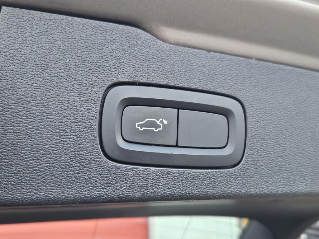 Volvo V60 2.0 t8 twin engine awd inscription | pano | elek. trekhaak