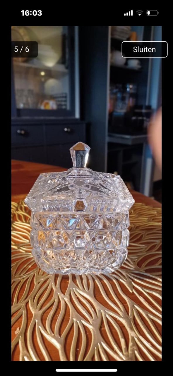 Suikerpot van kristal met dekseltje