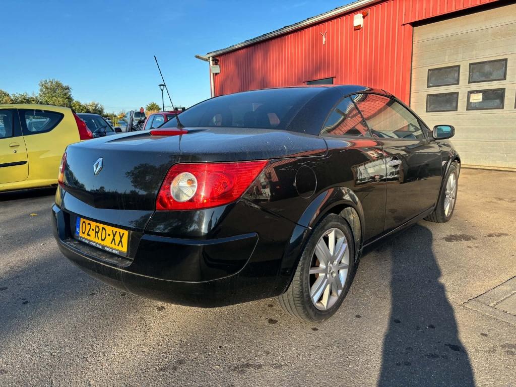 Renault Megane coupé-cabriolet 2.0-16v priv.luxe