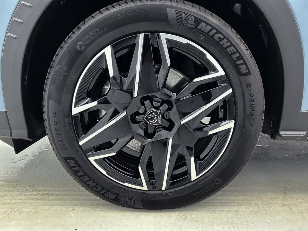 Peugeot 5008 hybrid 145pk automaat allure