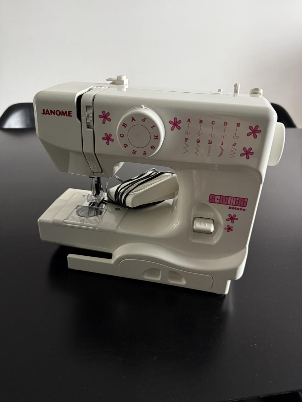 Kinder naaimachine Janome scwmini delux