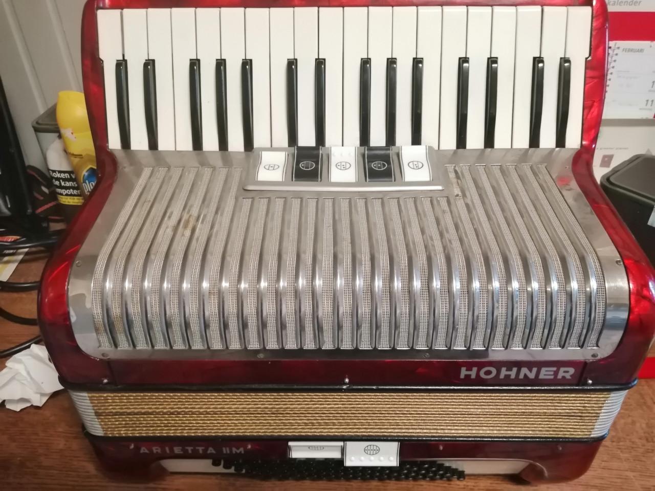 Hohner arrietta 72 bas