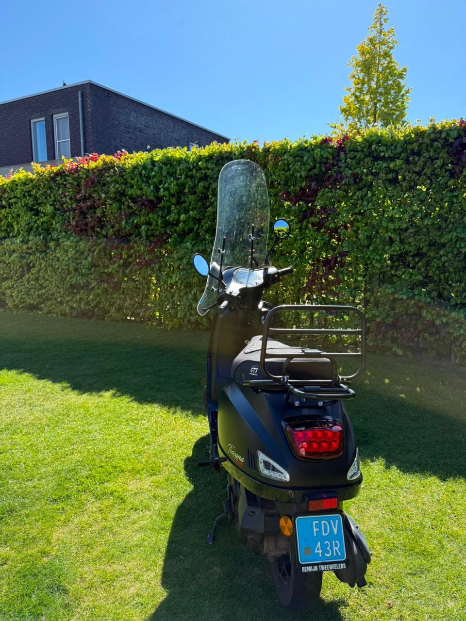 Scooter GTS Toscana