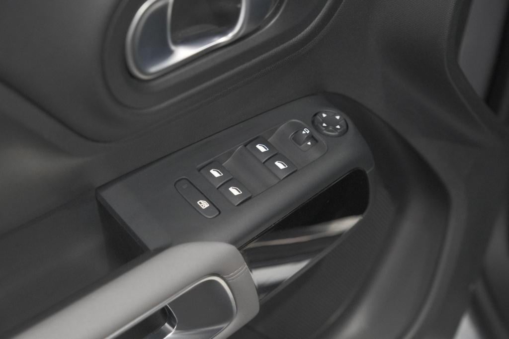 Citroen C5 Aircross 1.2 puretech 130 feel | trekhaak | camera | stoelen pak