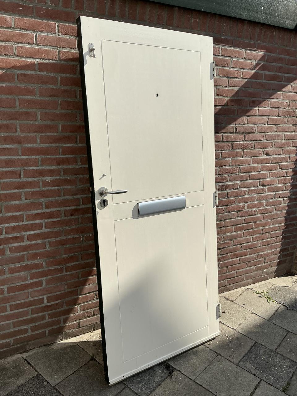 Voordeur (B)