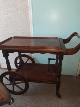 Klassieke houten thee serveerwagen