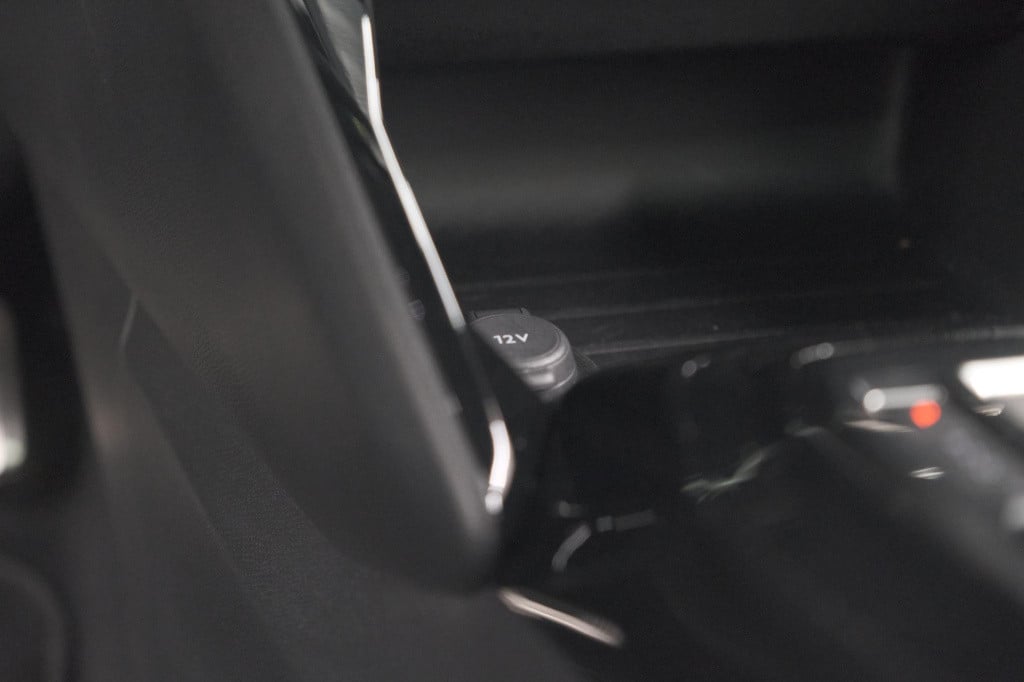 Peugeot E-2008 ev gt 50 kwh | 3 fase | trekhaak | panoramadak | adaptieve c