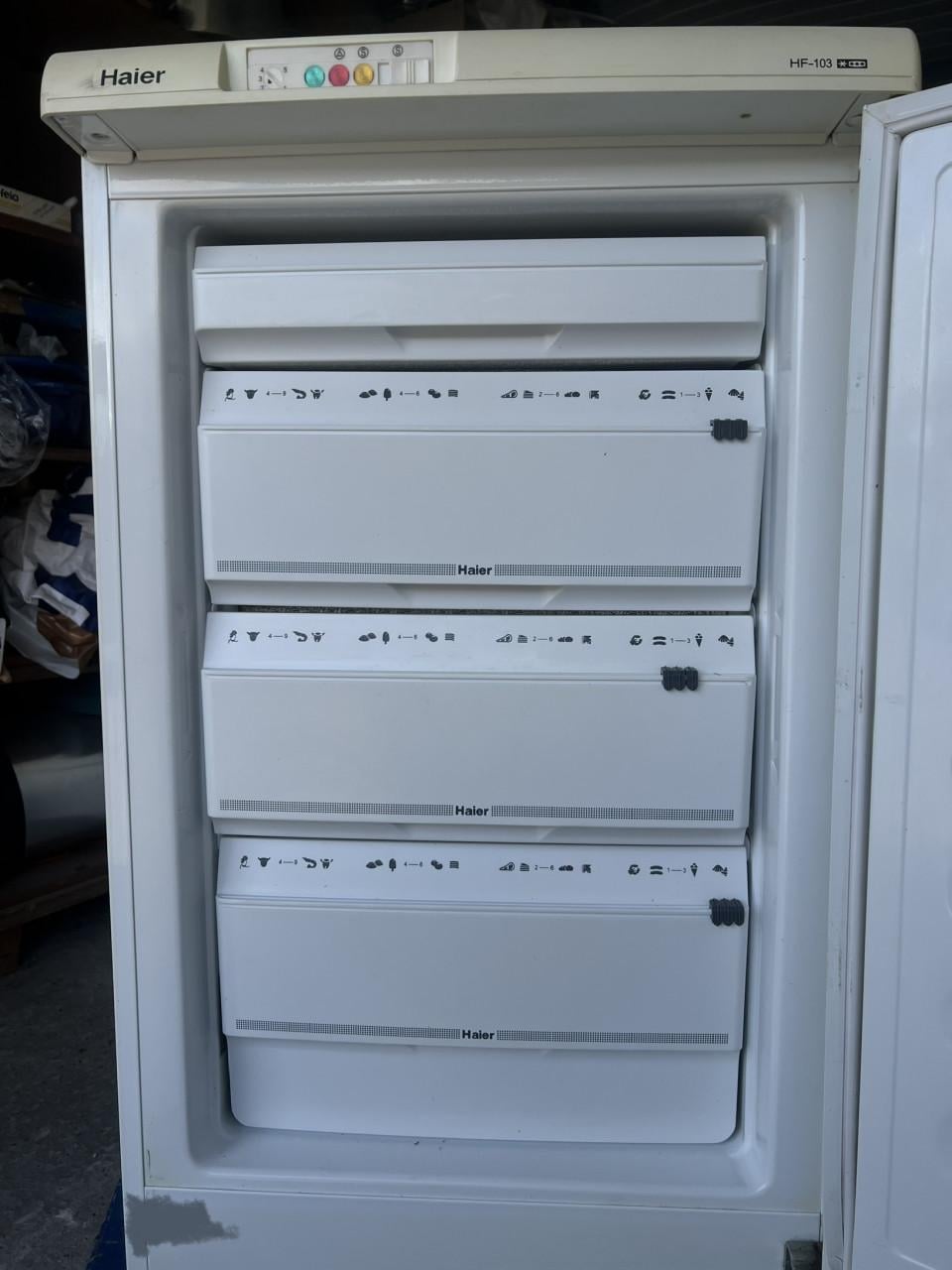 Tafelmodel Vriezer 85x50 cm. 4 laden 110 liter