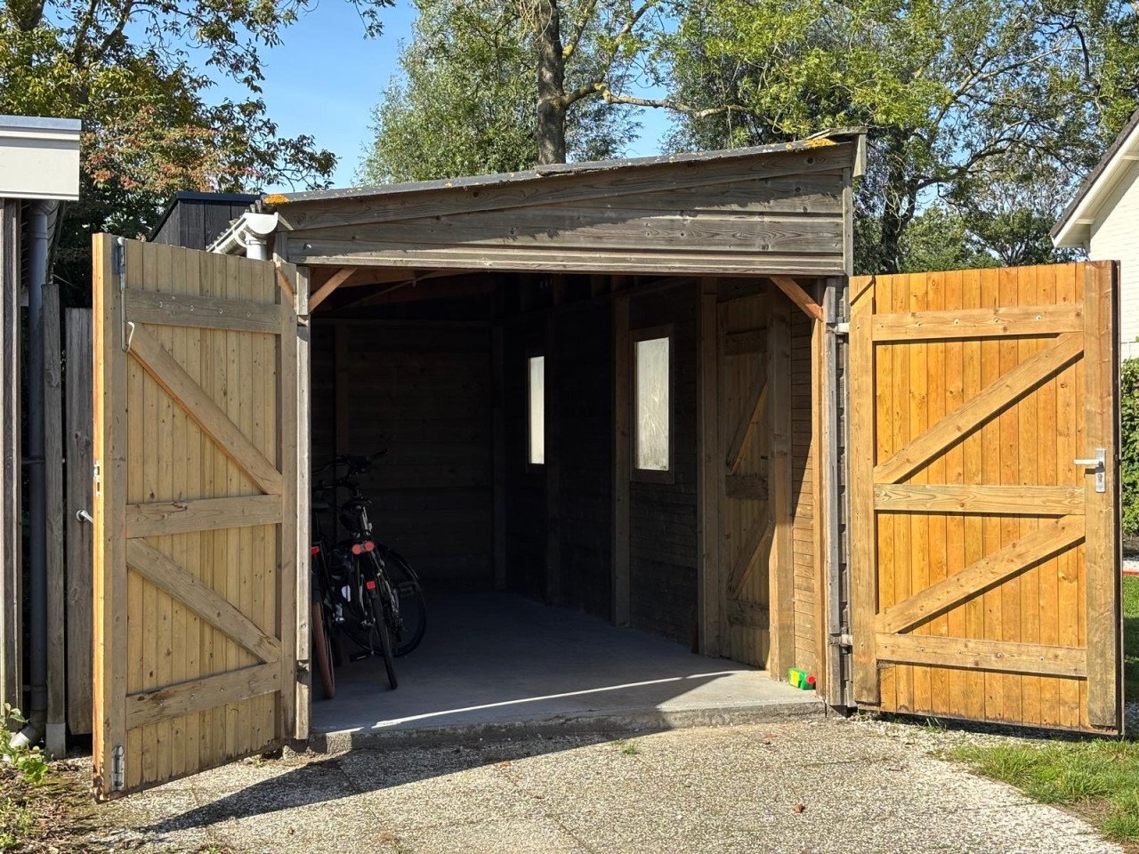 Houten berging, schuur. 2,6x6m