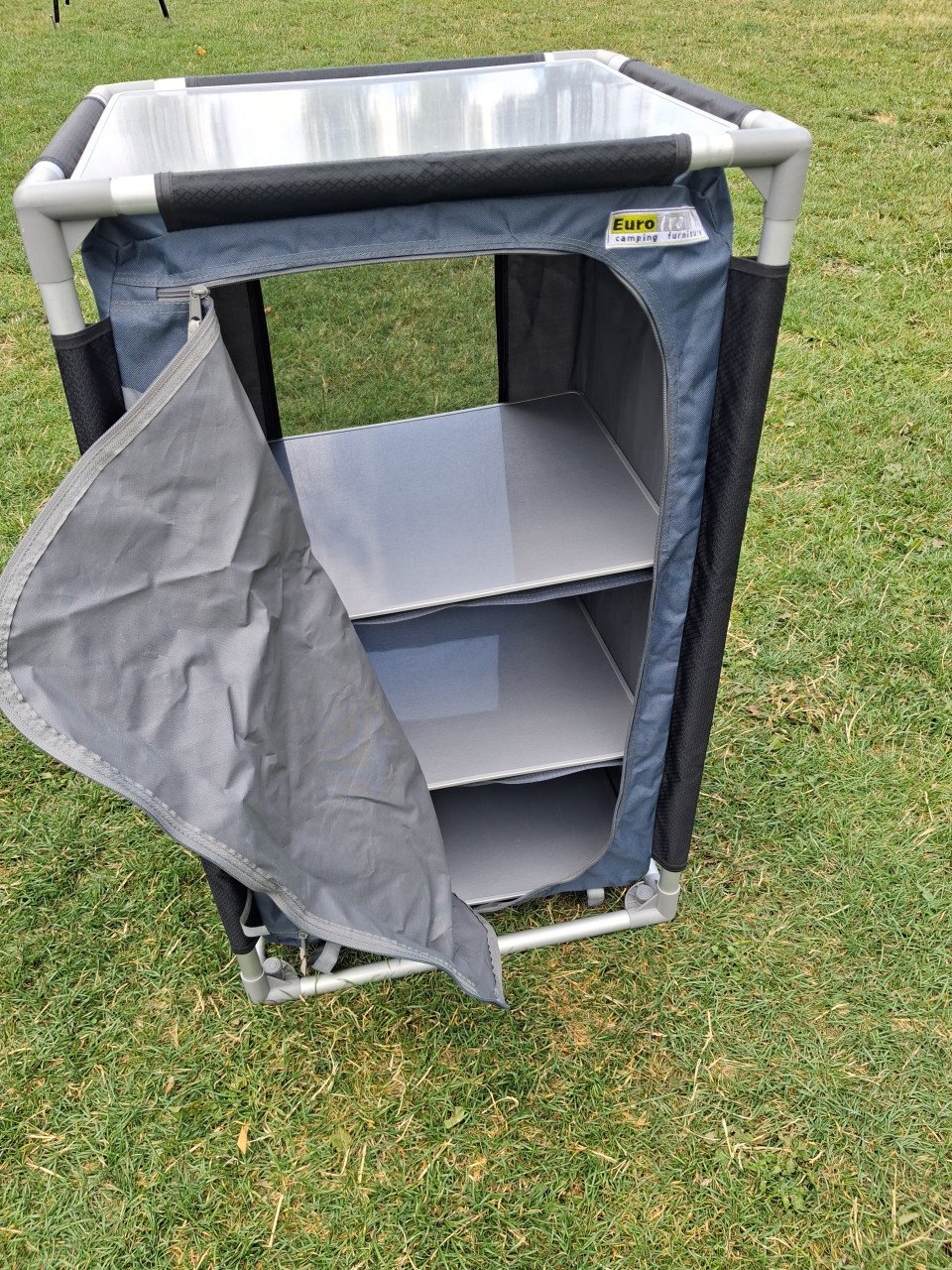 Camping kasten (2)