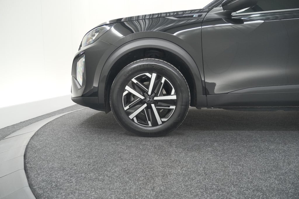 Peugeot E-2008 ev active 50 kwh | parkeersensoren | apple carplay | climate