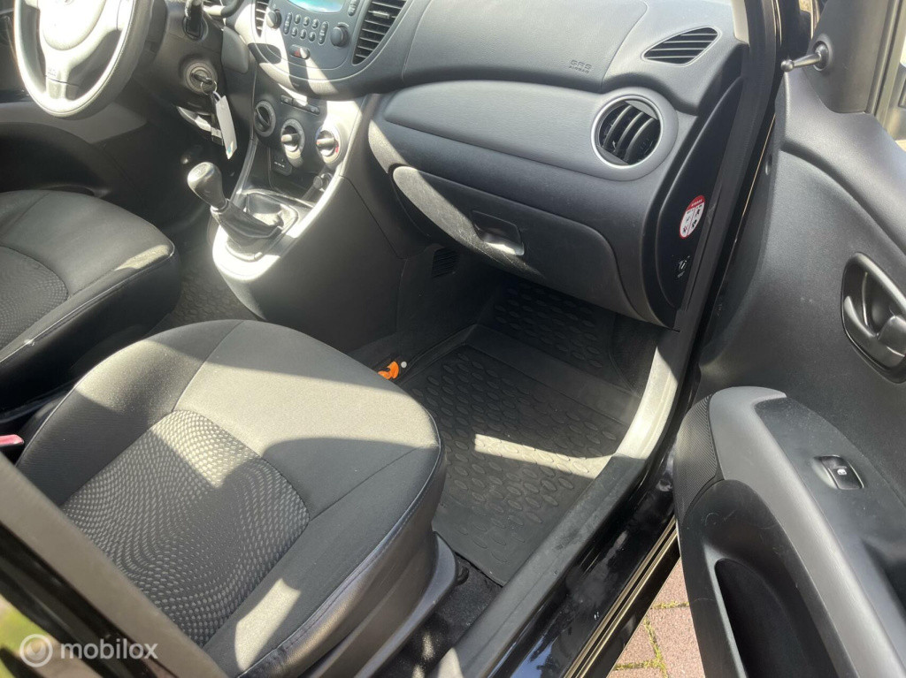 Hyundai I 10 1.1 i-drive in prijs verlaagd