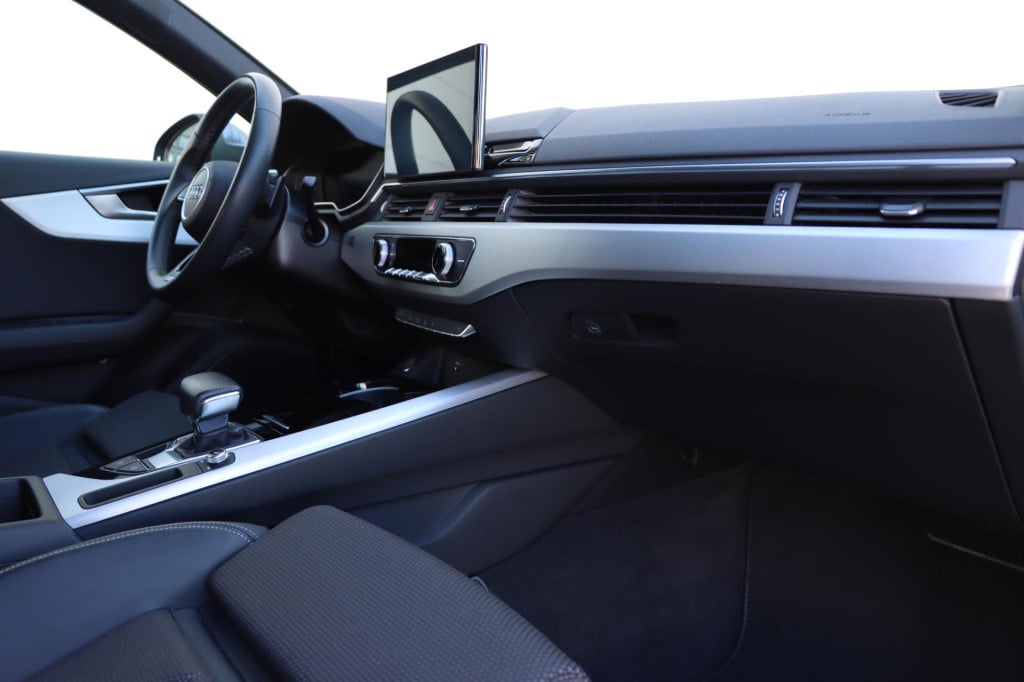 Audi A4 limousine 40 tfsi s edition