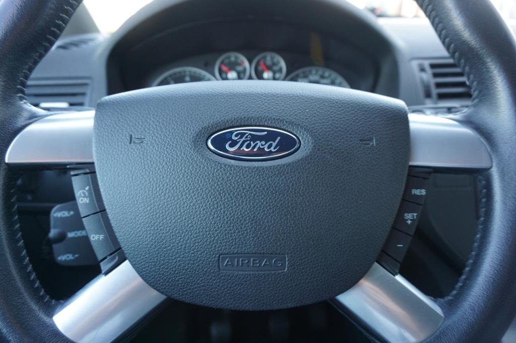 Ford C-max focus 1.6-16v futura airco / elektr. ramen / cruise / trekhaak /