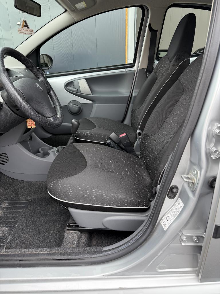 Peugeot 107 1.0-12v xs - 5drs - airco
