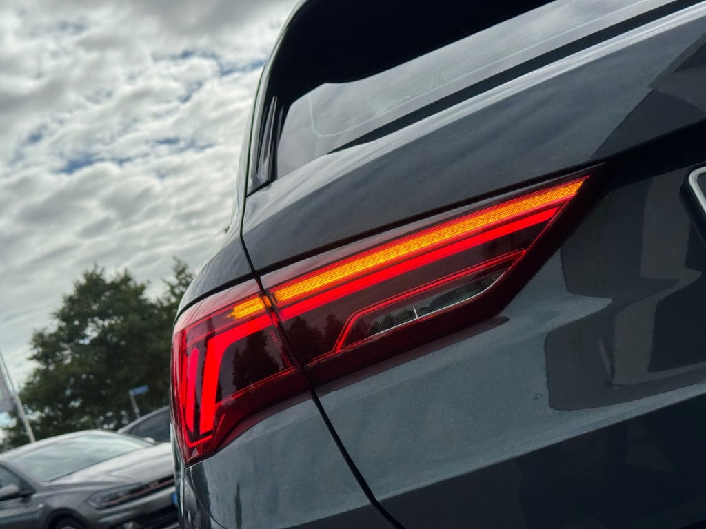 Audi Q3 35 tfsi advanced * matrix led * stoelverwarming * adaptive cruise c