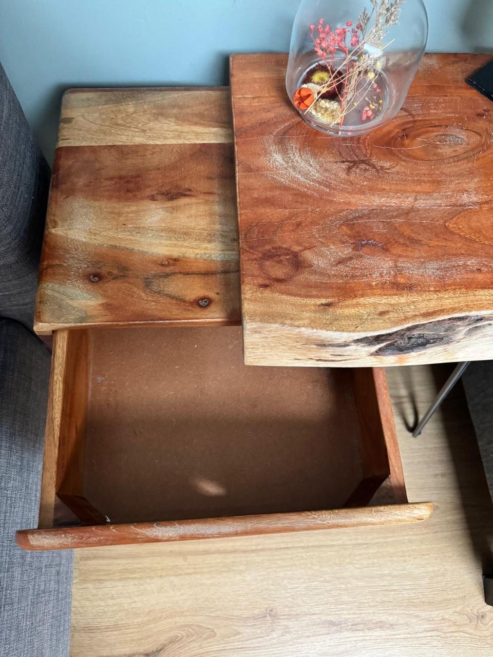 Unieke houten nachtkastjes met hairpin poten