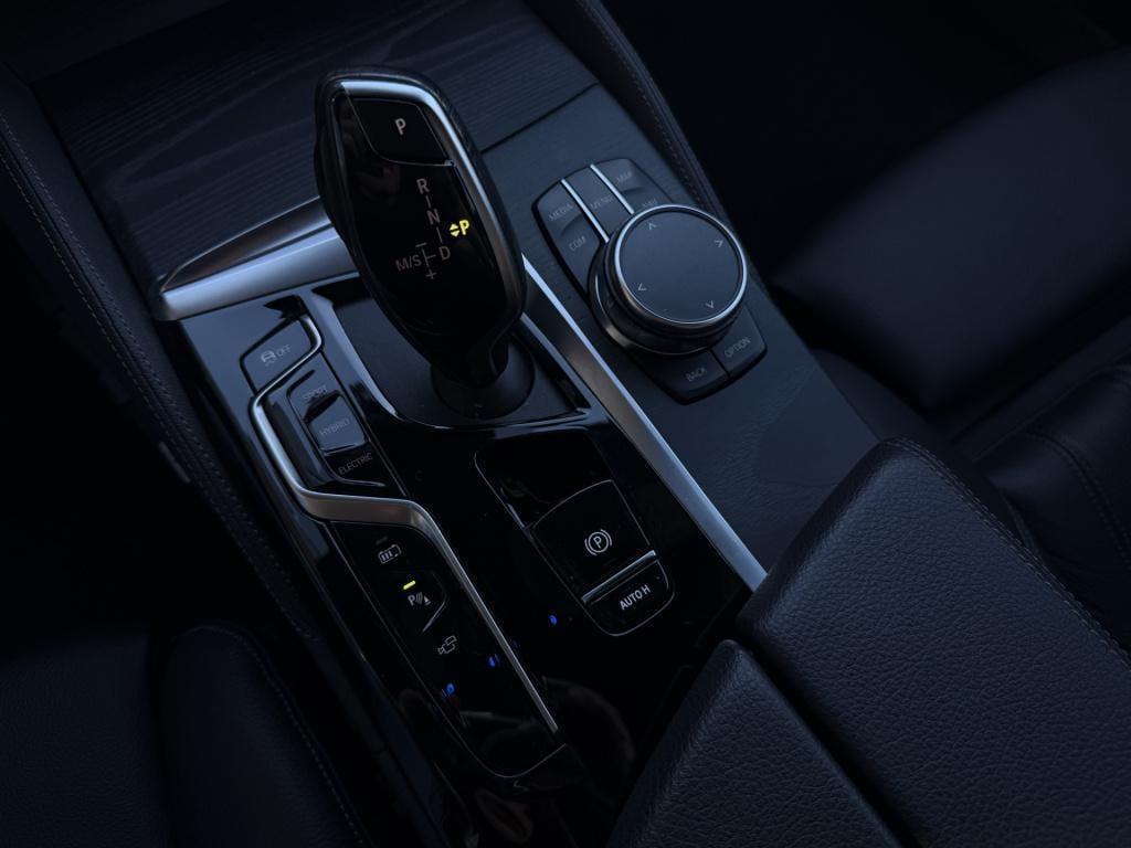 BMW 5 Serie touring 530e xdrive m-sport | soh 95% | acc | elek. trekhaak | 
