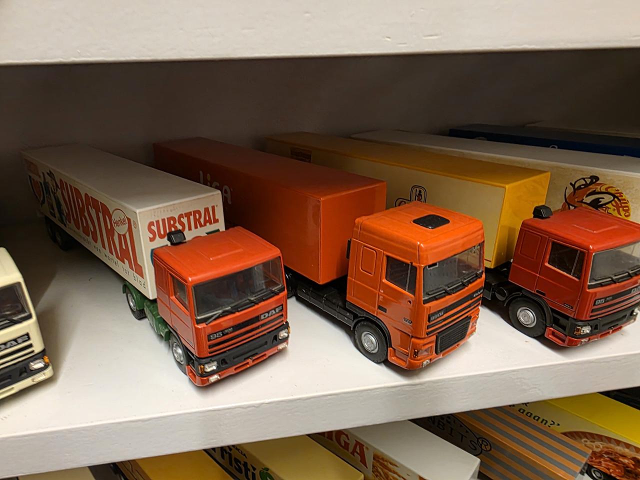 Partij lion toys  vrachtwagens