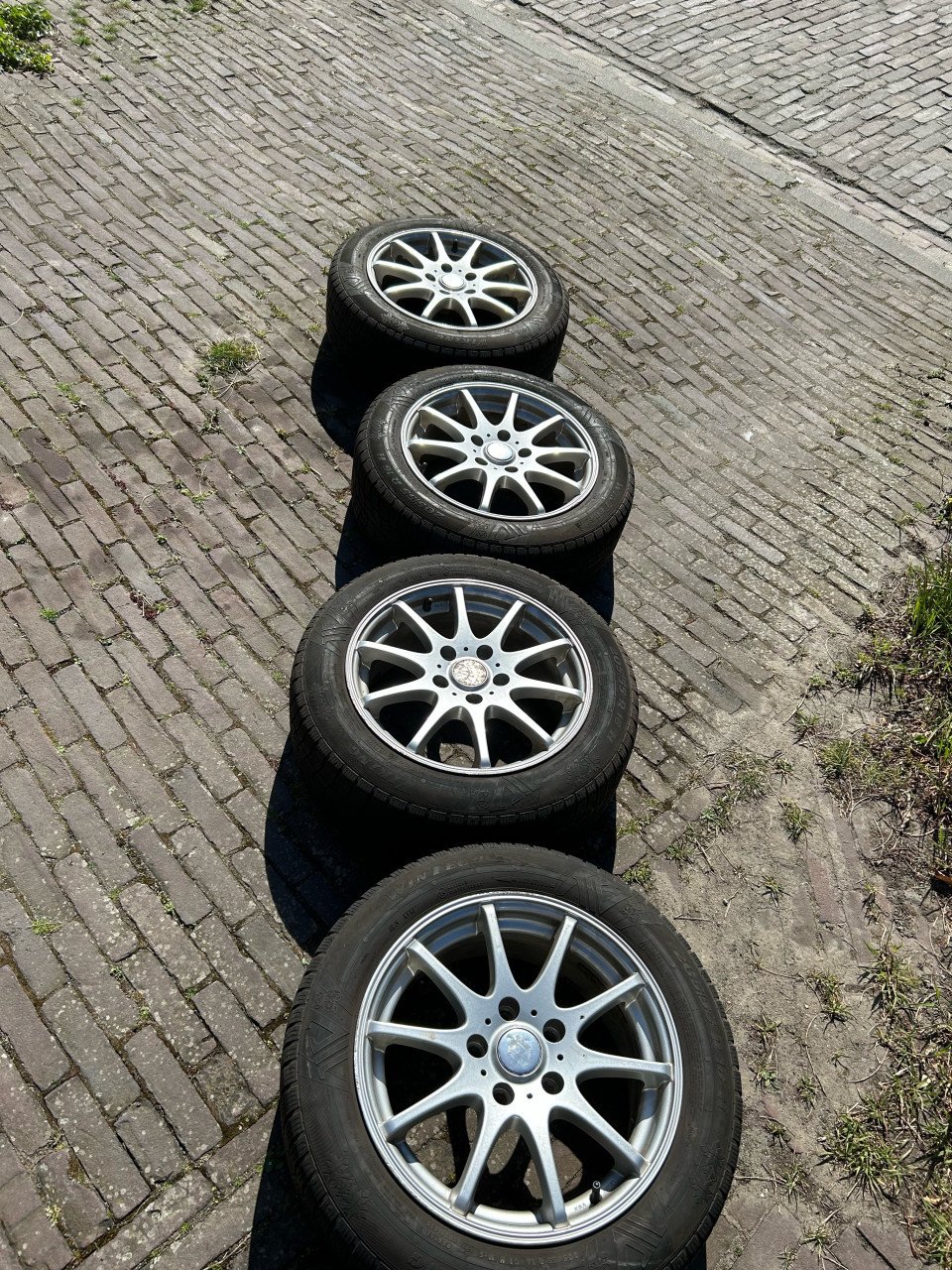 16 inch velgen met goede banden 5x114.3