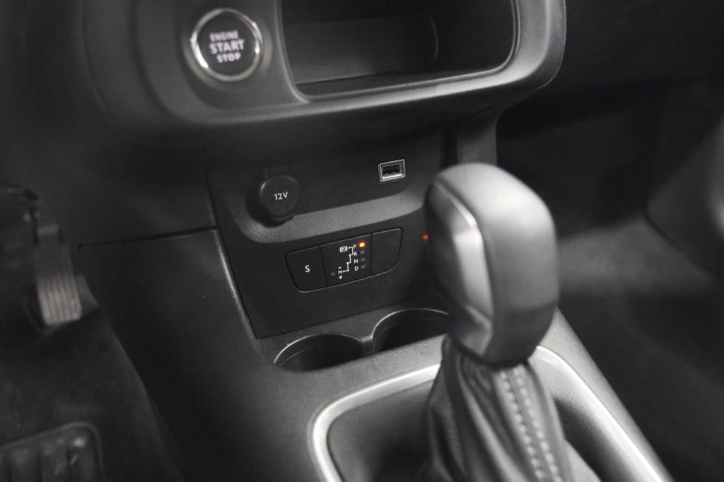 Citroen C3 puretech 110 eat6 max | apple carplay | parkeersensoren | 16 inc