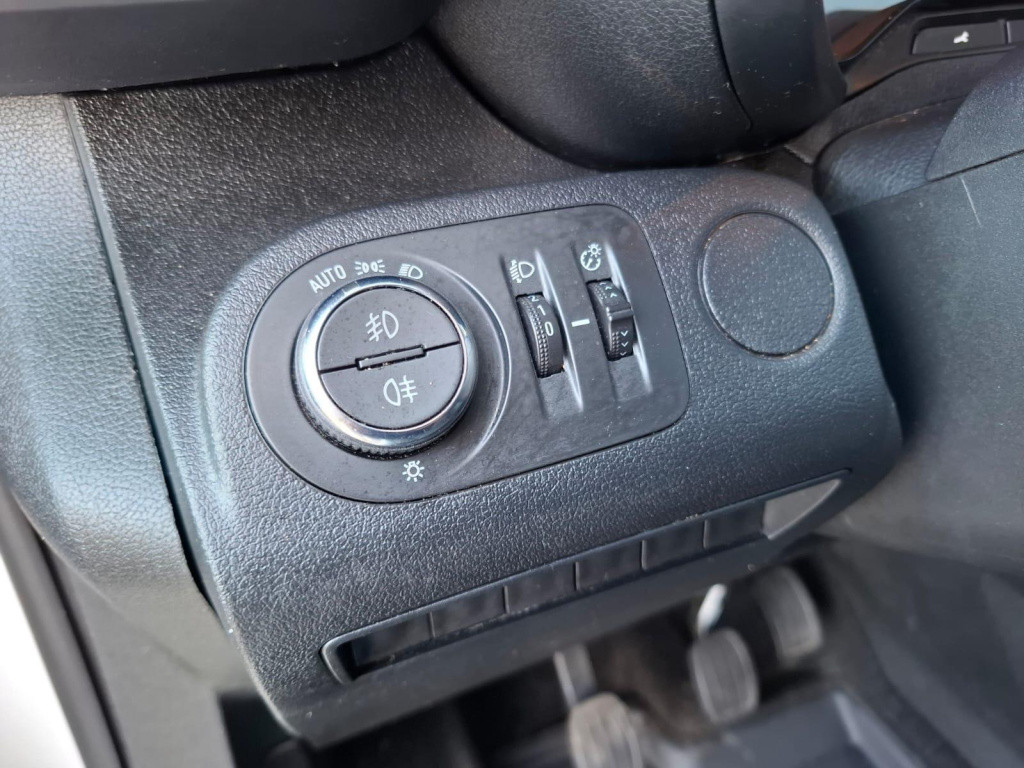 Opel Combo 1.5d l1h1 edition airco / cruise controle / navi / euro 6