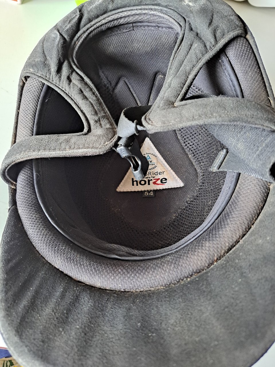 Te koop paardrijcap maat 54