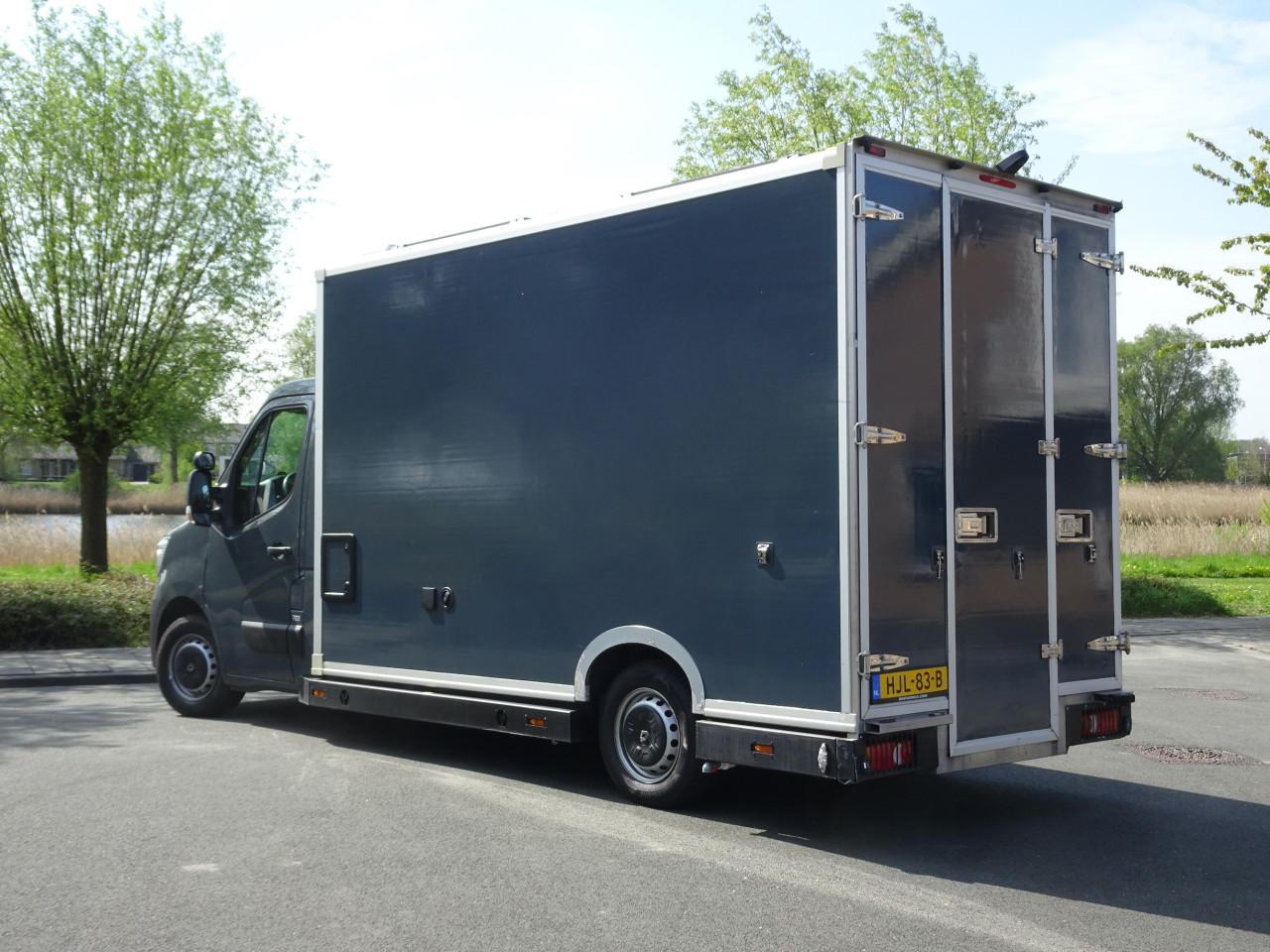 Camper Renault Master - onopvallend off-grid vrij staan