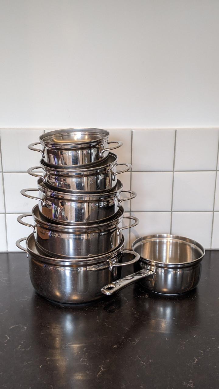 Complete pannenset. RVS