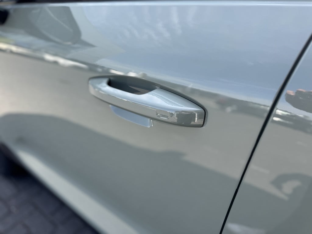 Volvo XC40 extended plus 252pk 82 kwh| trekhaak| adap.criuise| stoel.verw|