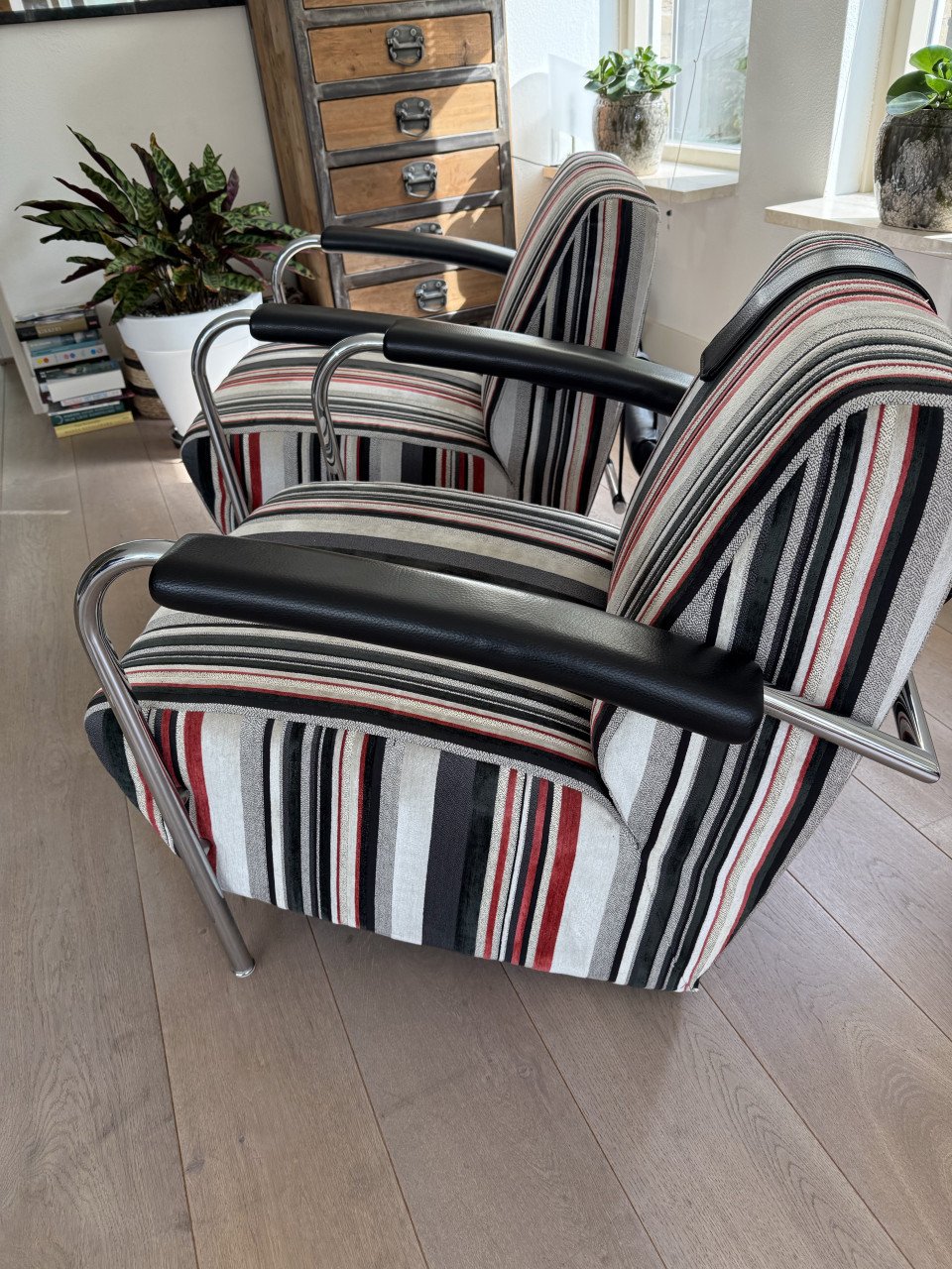 2 mooie Scylla stoelen van Leolux te koop