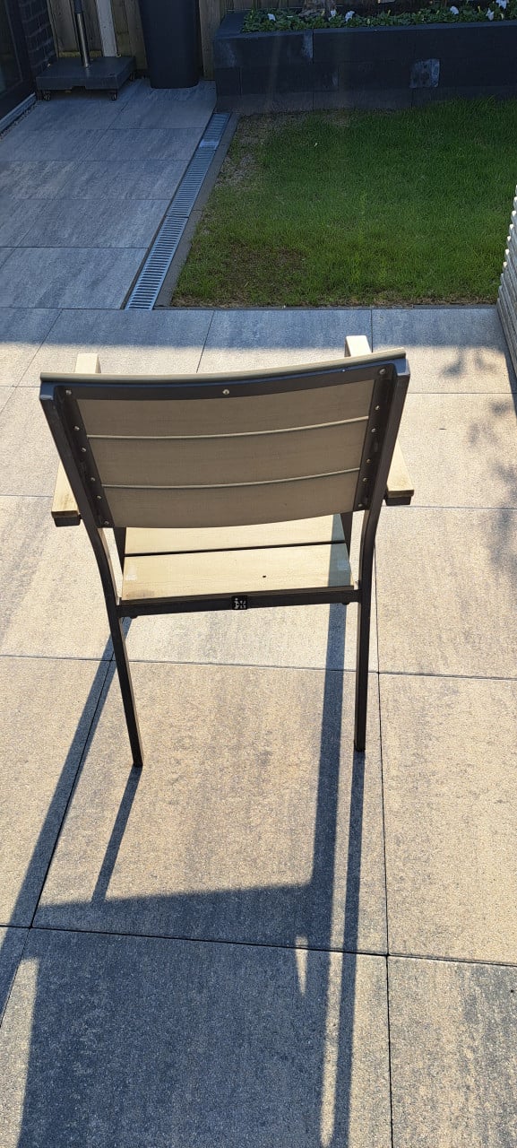 4 Tuinstoelen stapelbaar