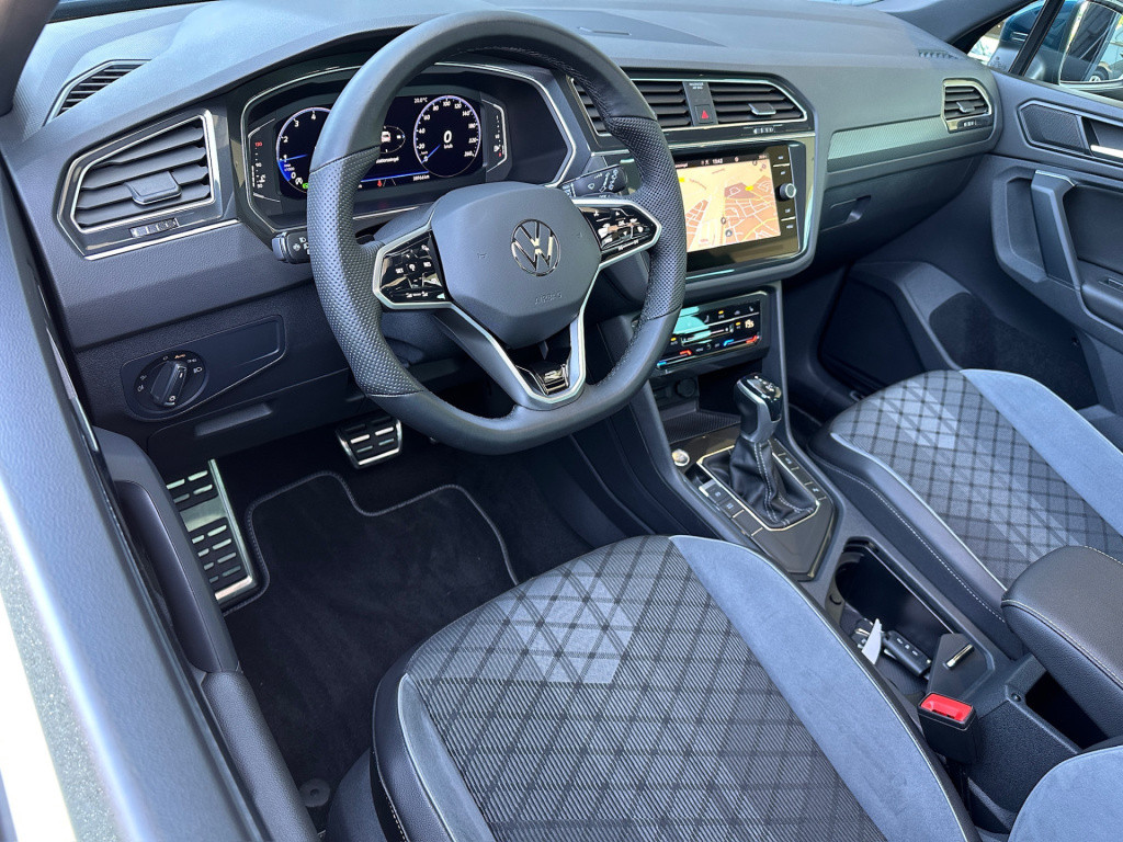 Volkswagen Tiguan 1.5 tsi 150pk dsg r-line | trekhaak | panoramadak | led |