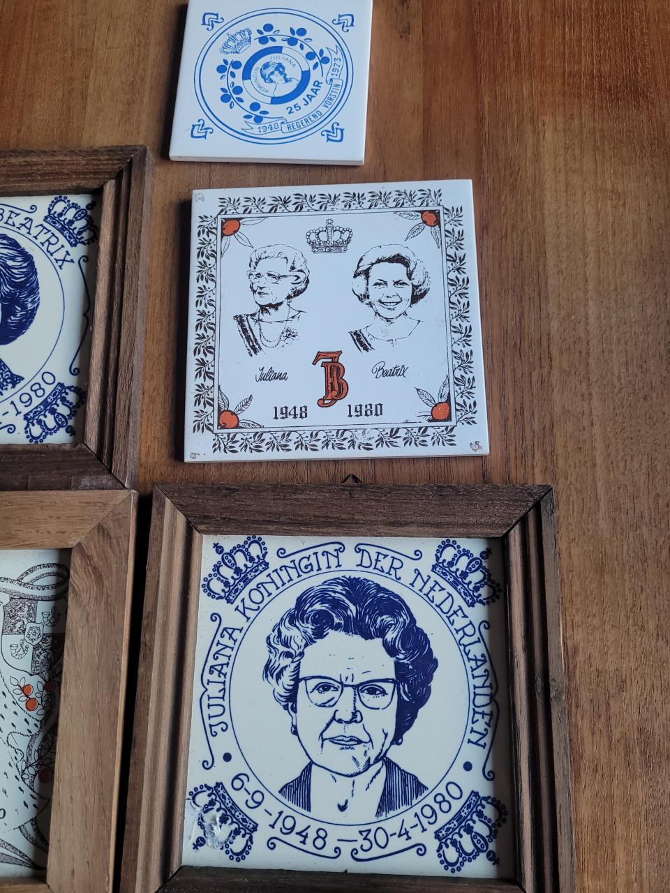 Tegeltjes Koningin Juliana en Beatrix