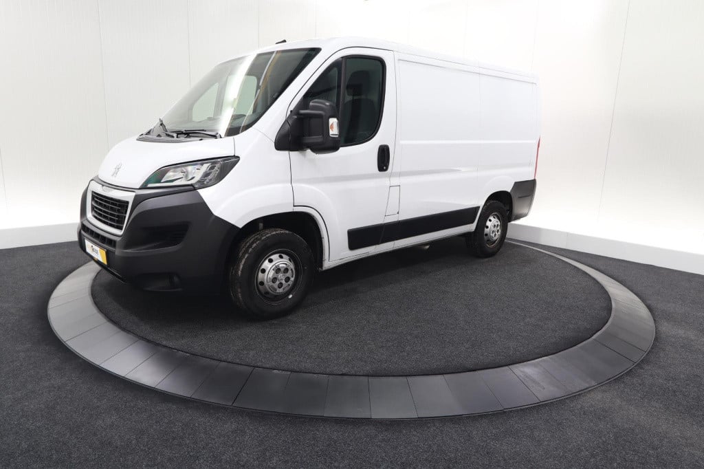 Peugeot Boxer 330 2.2 bluehdi 120 l1h1 premium | trekhaak | camera | betimm