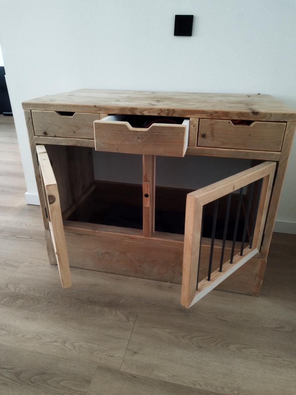 🐾 Sfeervol Houten Hondenhokje – Compact, Comfortabel & Stijlvol! 🐾