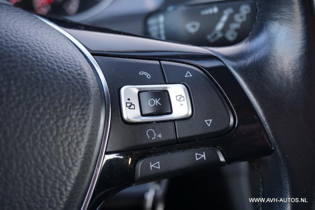 Volkswagen Golf 1.0 tsi trendline