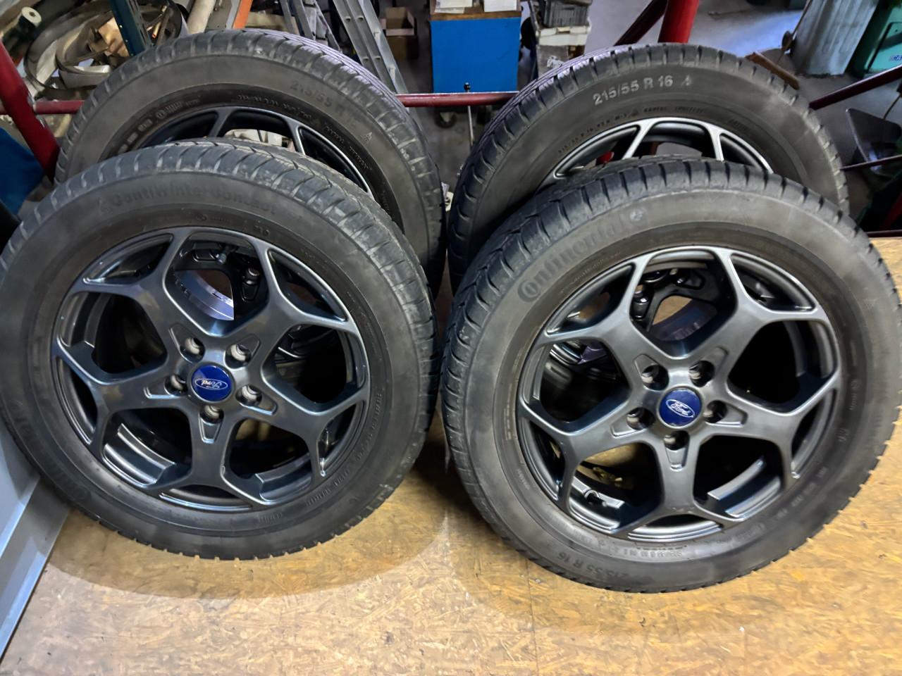 Continental Winterbanden op Ford Velgen 215/55 R16