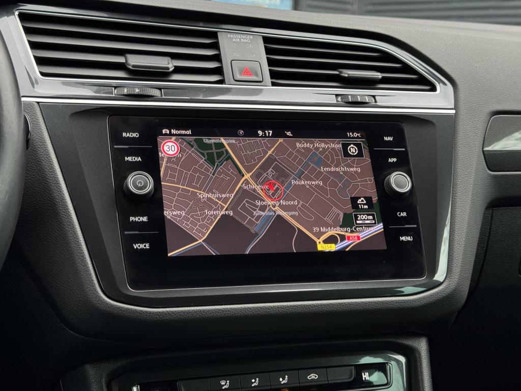 Volkswagen Tiguan 1.5 tsi act highline business r nl-auto, uitklapbare trek